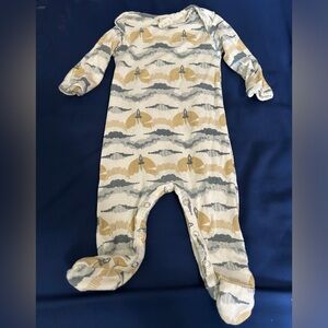 Kate Quinn organic newborn baby bodysuit